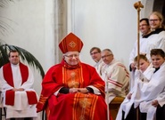 Biskup Lobkowicz vyzval k modlitbám za mladé