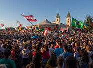 Mladifestu v Međugorji se účastní mladí z celého světa, organizátoři čekají na 50 tisíc účastníků